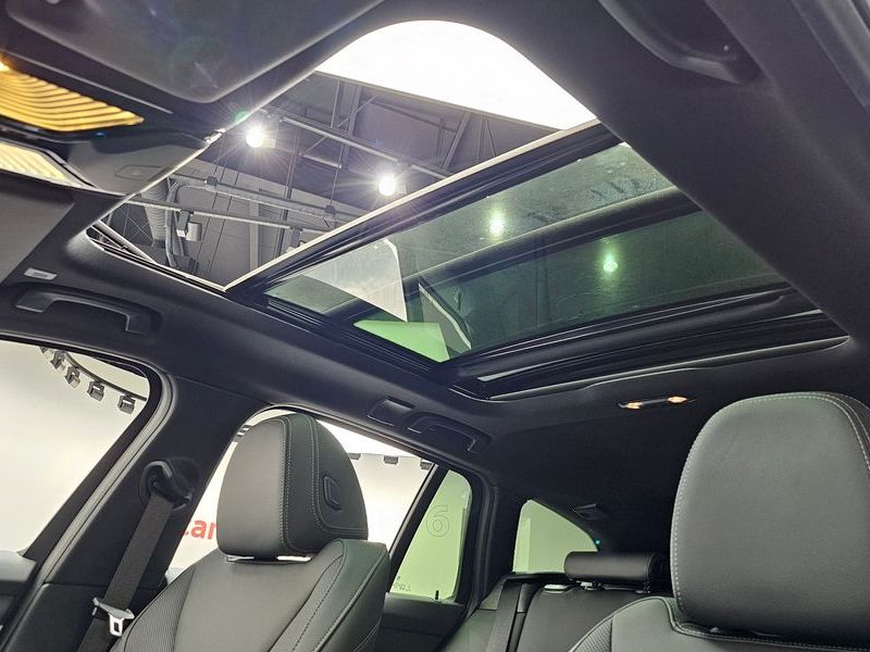 2024 BMW 3 Series 320i Touring photo 16