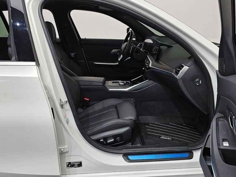 2024 BMW 3 Series 320i Touring photo 26