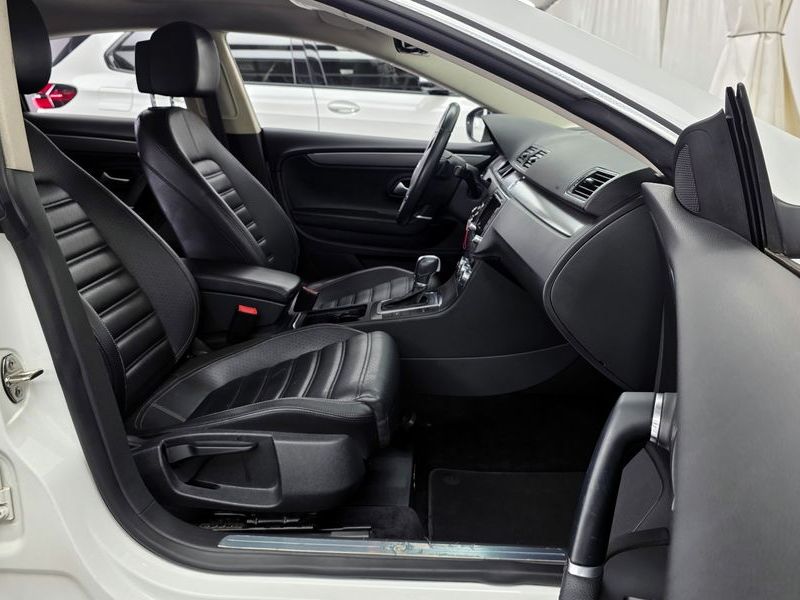 2015 Volkswagen New CC 2.0 TSI photo 11