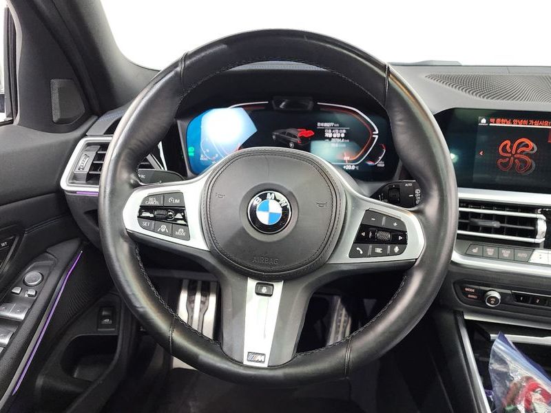 2022 BMW 3 Series 320d Touring M Sport photo 12