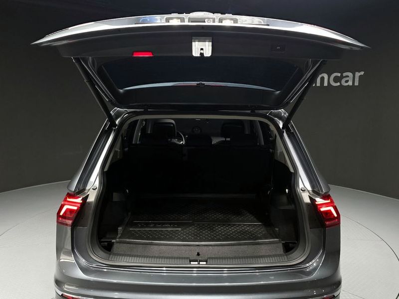 2023 Volkswagen Tiguan 2.0 TSI Prestige photo 20