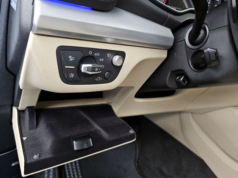 2023 Audi Q5 40 TDI Quattro Sportback photo 16