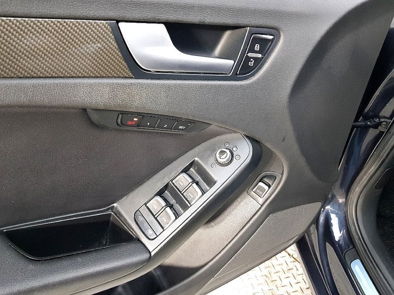 2014 Audi A4 2.0 TFSI Quattro Dynamic B8 photo 11