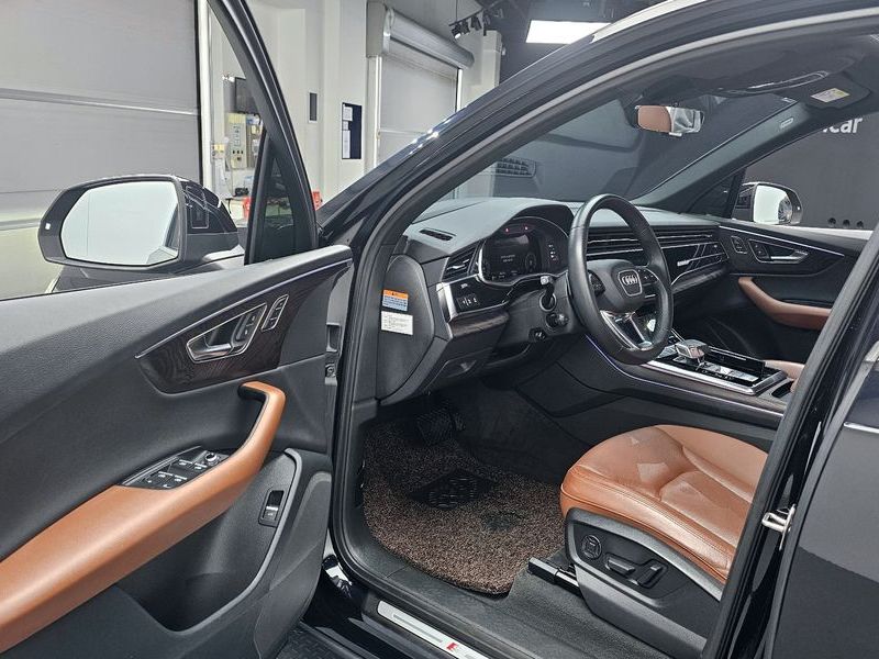 2021 Audi Q7 45 TDI Quattro Premium photo 10