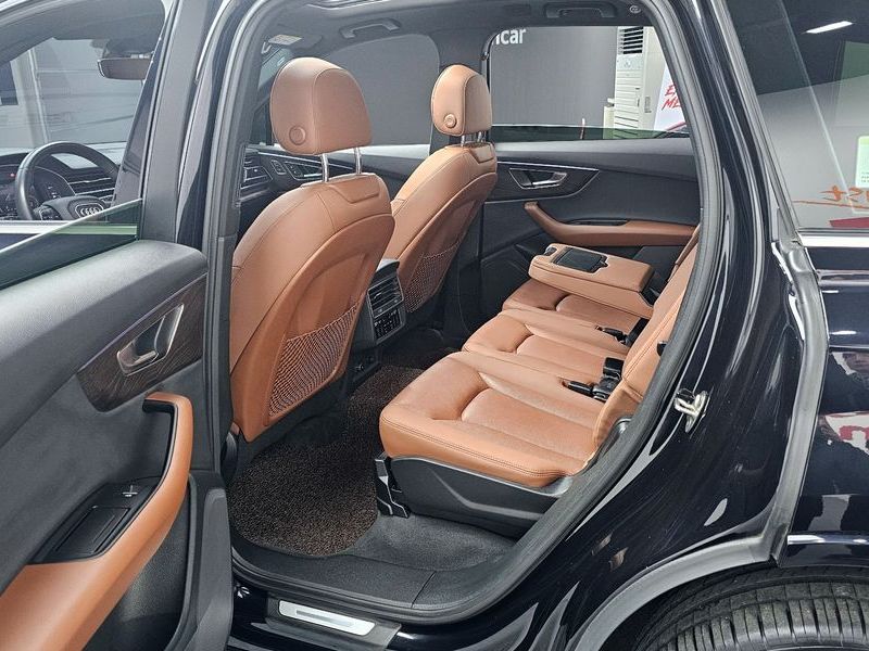 2021 Audi Q7 45 TDI Quattro Premium photo 11