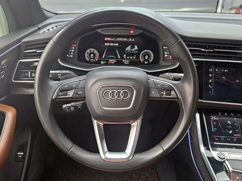 2021 Audi Q7 45 TDI Quattro Premium photo 13
