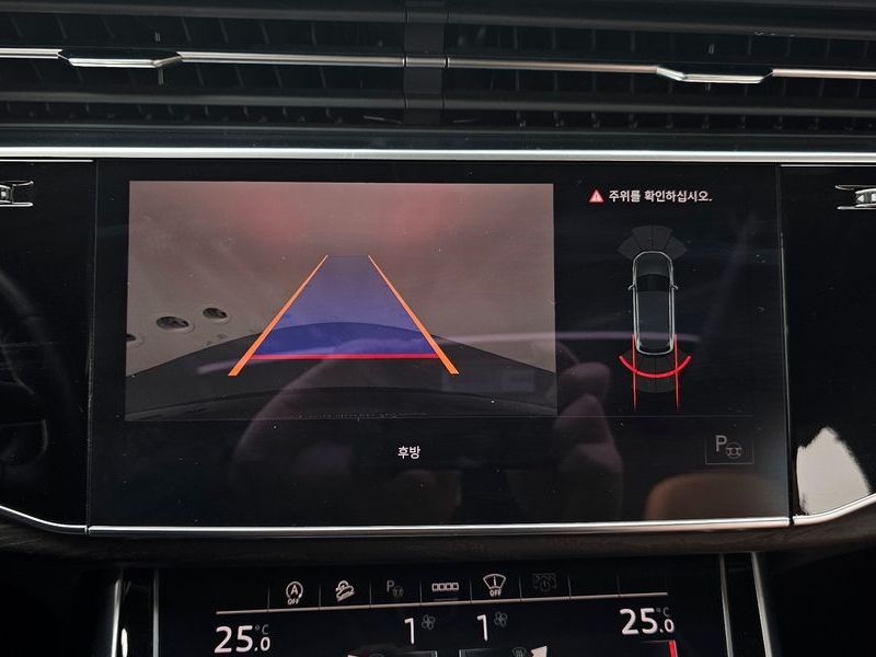 2021 Audi Q7 45 TDI Quattro Premium photo 16