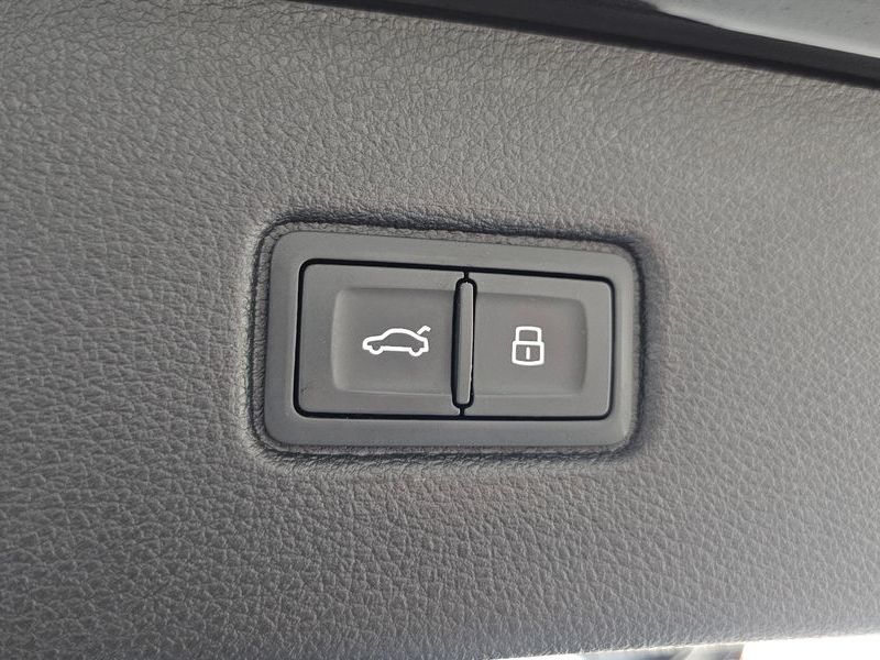 2021 Audi Q7 45 TDI Quattro Premium photo 18