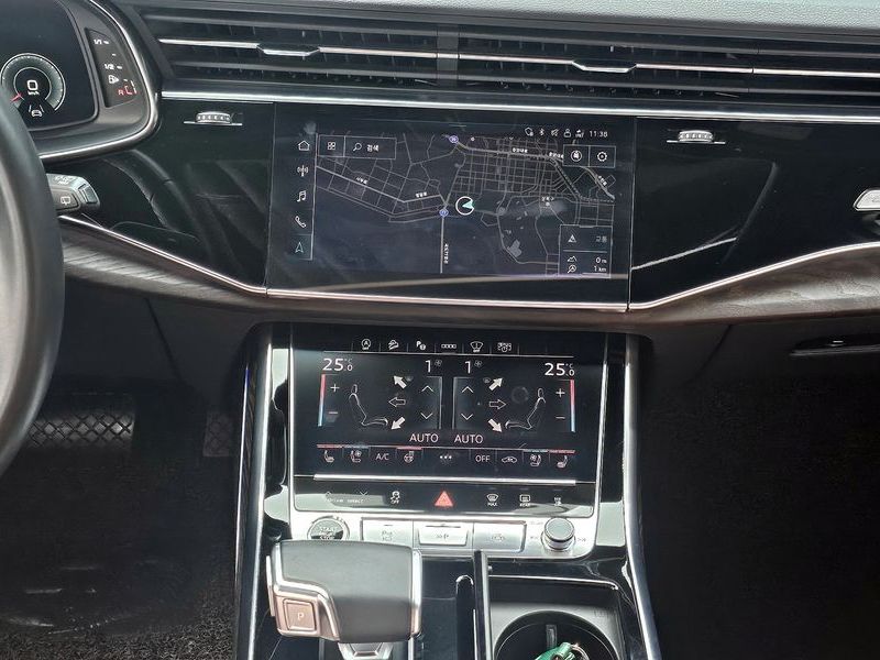 2021 Audi Q7 45 TDI Quattro Premium photo 19
