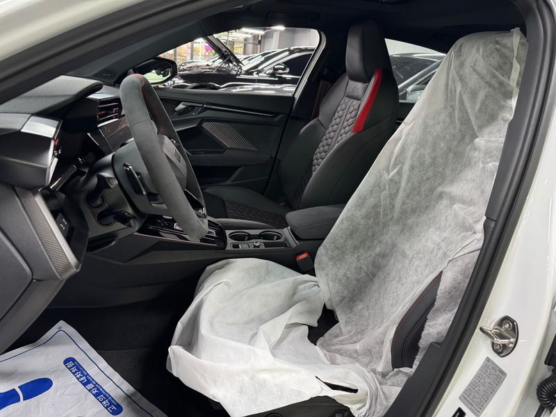 2025 Audi RS3 2.5 TFSI Quattro Carbon Edition photo 8
