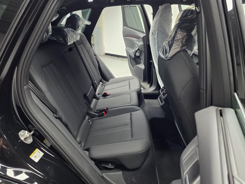 2025 Audi Q5 40 TDI Quattro S Line Black Edition photo 12
