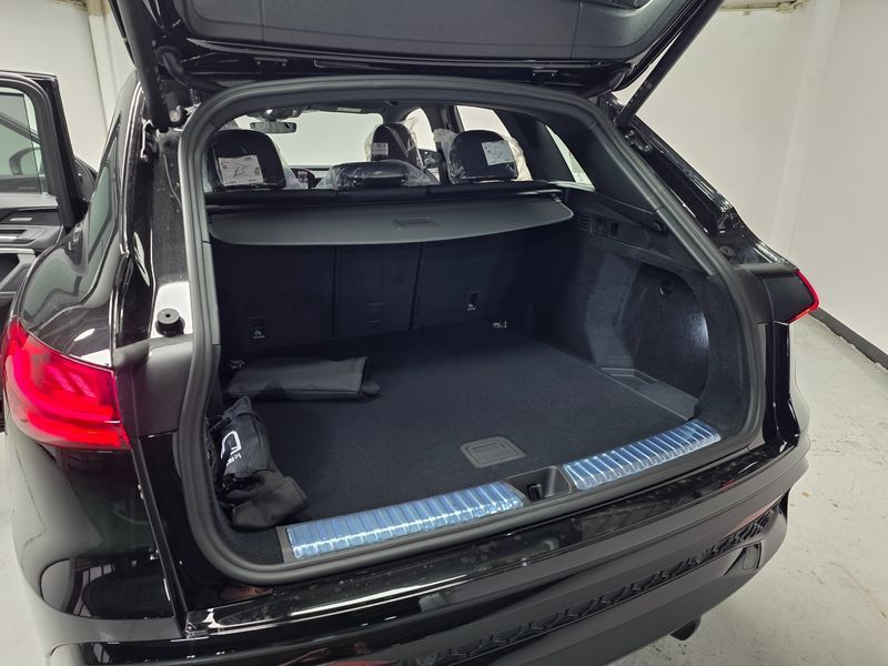 2025 Audi Q5 40 TDI Quattro S Line Black Edition photo 19