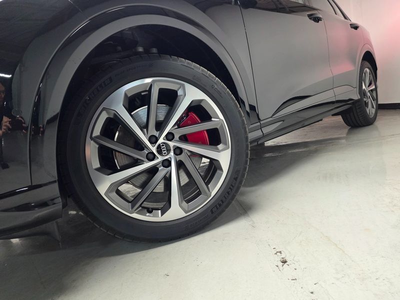 2025 Audi Q5 40 TDI Quattro S Line Black Edition photo 20