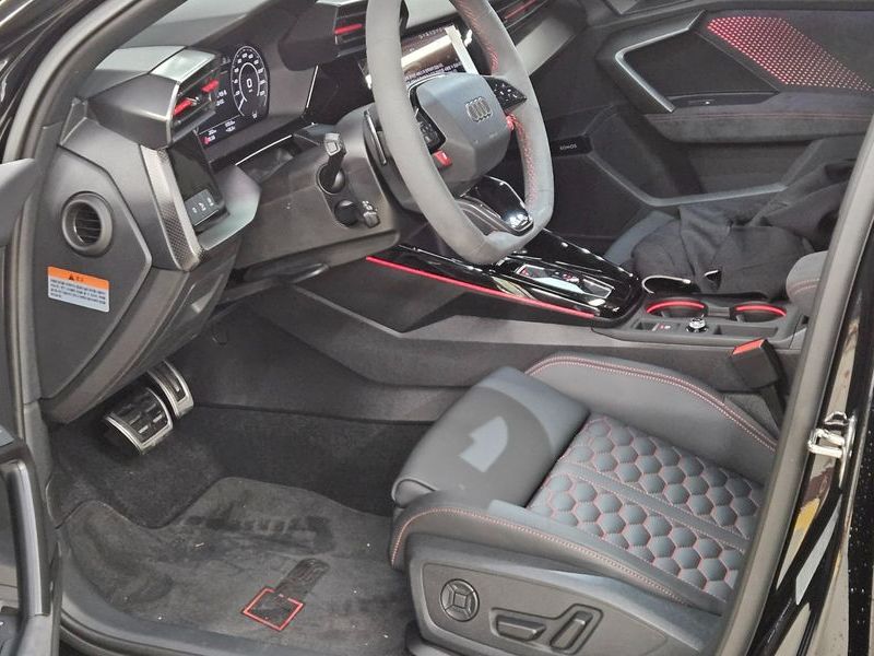 2025 Audi RS3 2.5 TFSI Quattro Carbon Edition photo 8