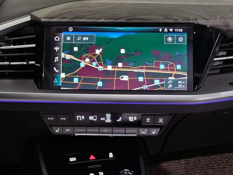 2025 Audi e-tron 45 Premium photo 15