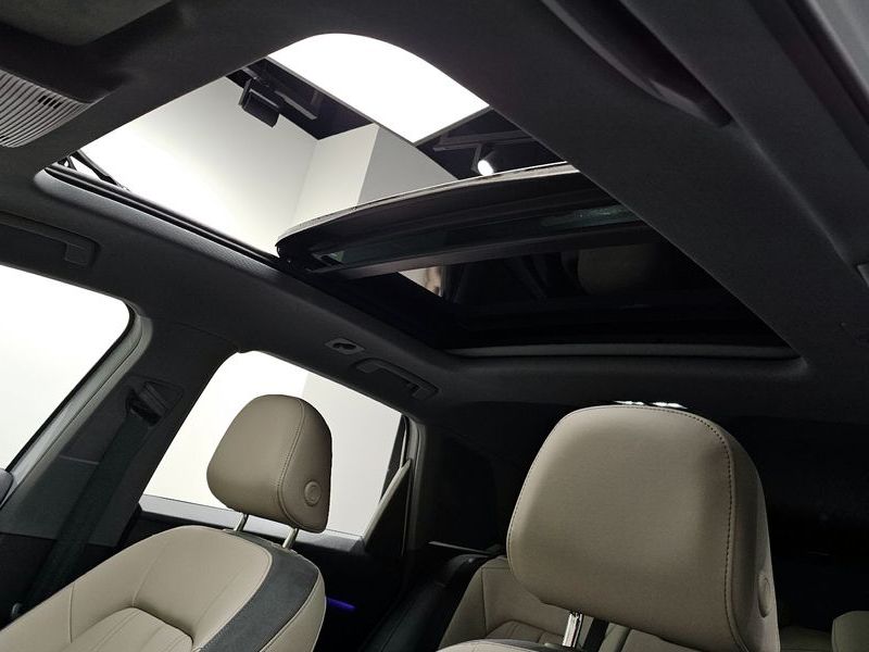 2025 Audi e-tron 45 Premium photo 18