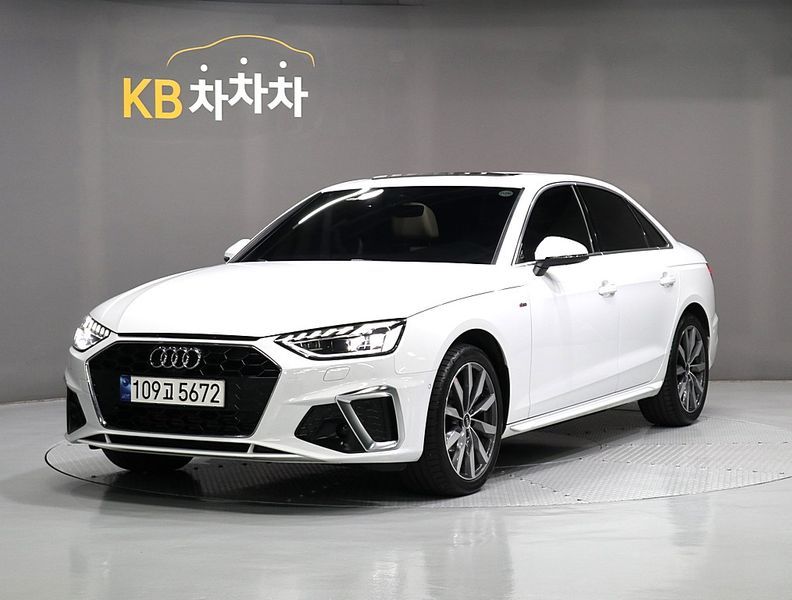 2023 Audi A4 40 TFSI Premium photo 1