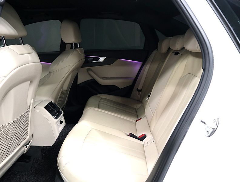2023 Audi A4 40 TFSI Premium photo 9