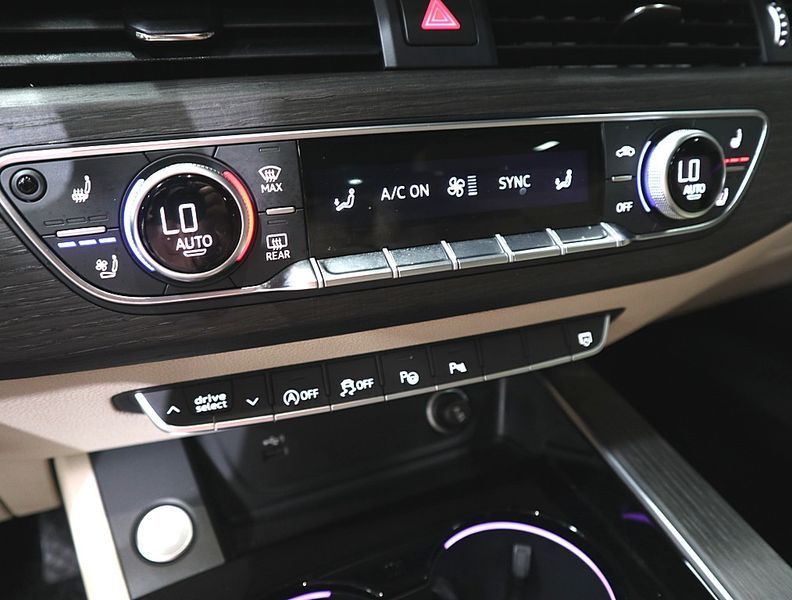 2023 Audi A4 40 TFSI Premium photo 14