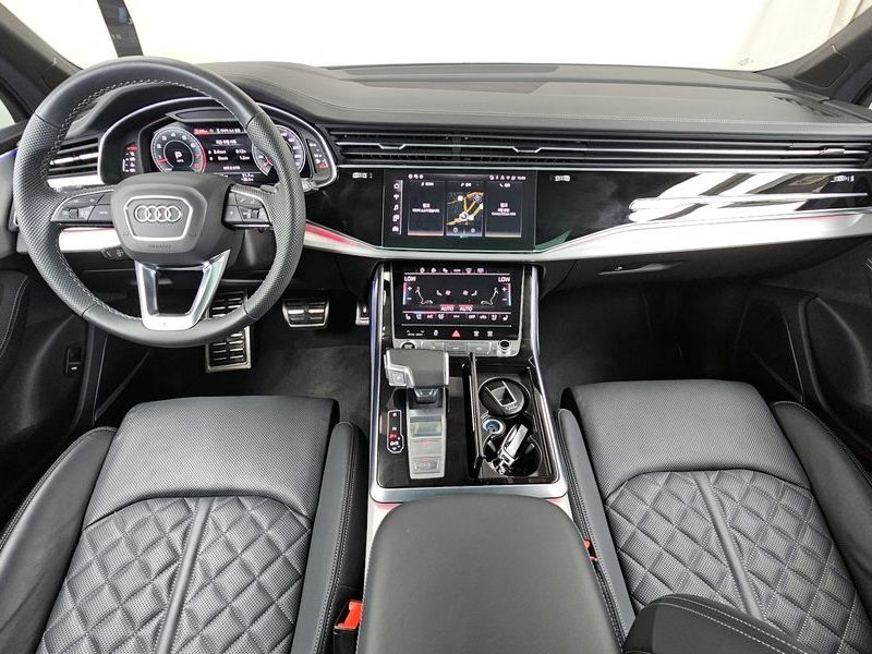 2025 Audi Q7 55 TFSI Quattro Premium photo 7