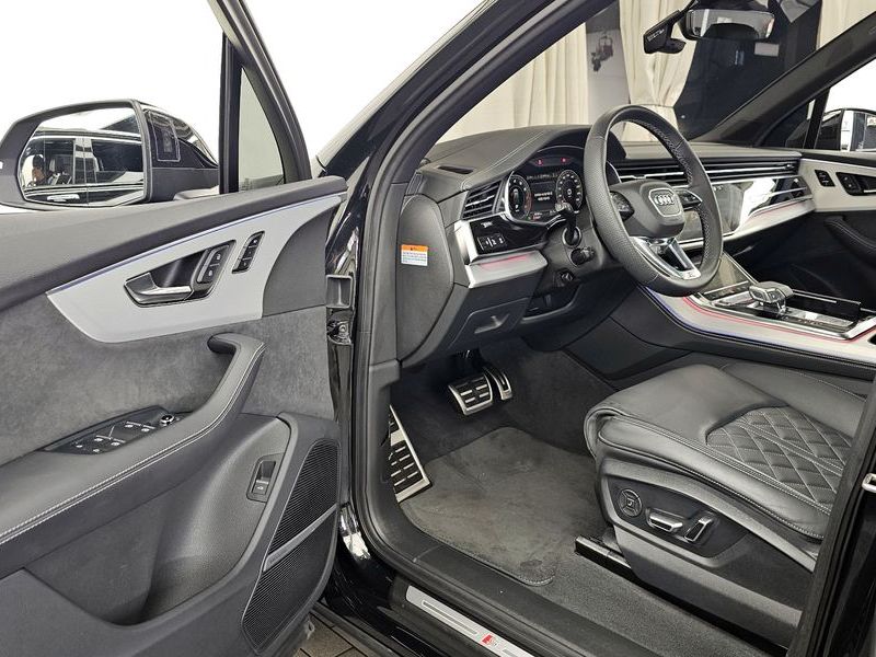 2025 Audi Q7 55 TFSI Quattro Premium photo 10