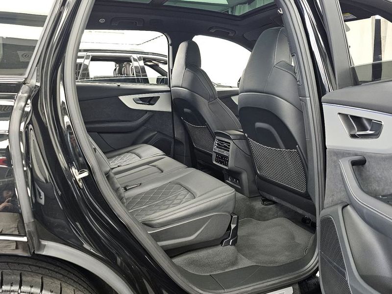 2025 Audi Q7 55 TFSI Quattro Premium photo 12