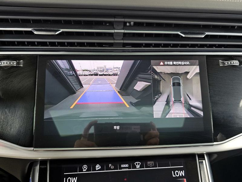 2025 Audi Q7 55 TFSI Quattro Premium photo 15