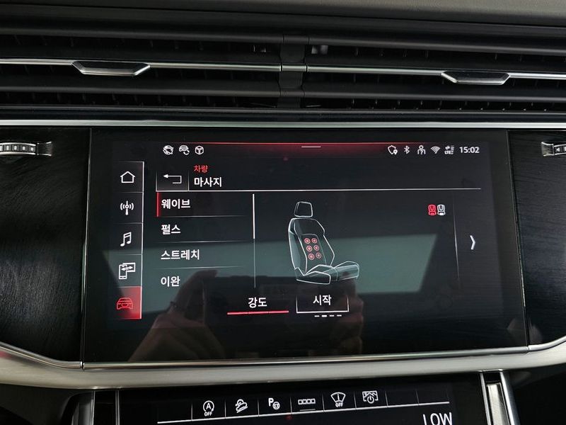 2025 Audi Q7 55 TFSI Quattro Premium photo 30