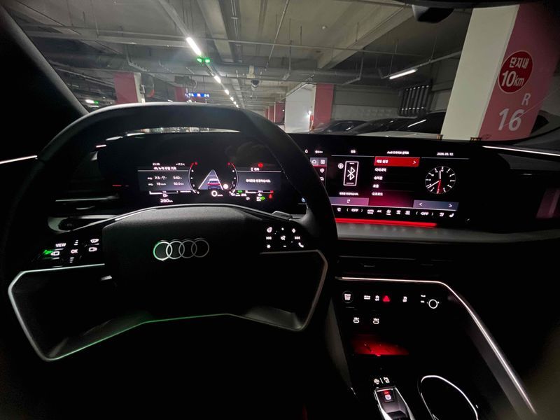 2025 Audi Q5 45 TFSI Quattro S Line Sportback photo 9