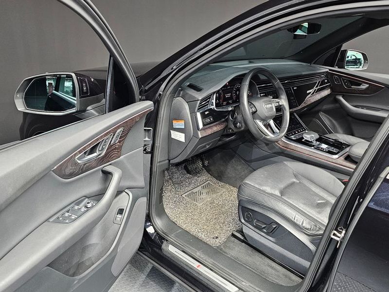 2020 Audi Q7 45 TDI Quattro Premium photo 10