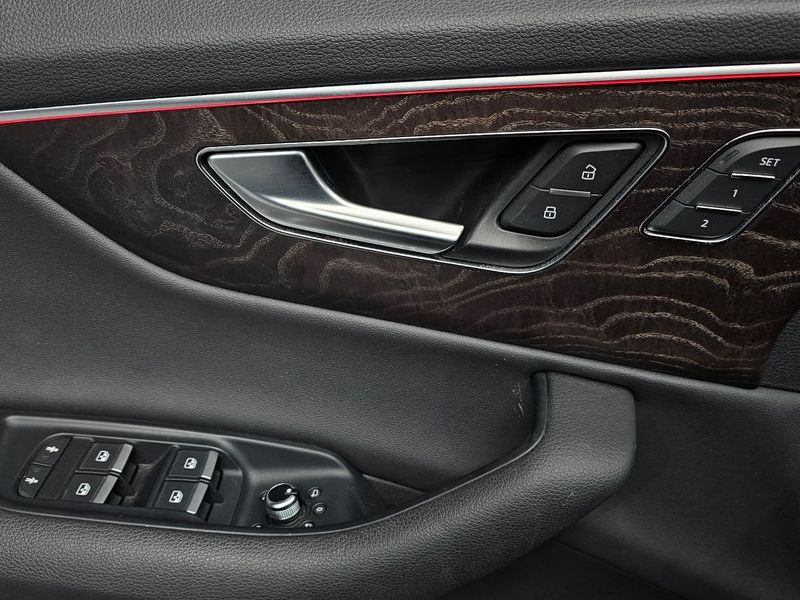 2020 Audi Q7 45 TDI Quattro Premium photo 12