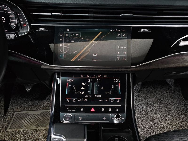 2020 Audi Q7 45 TDI Quattro Premium photo 15