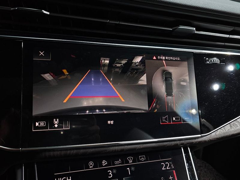 2020 Audi Q7 45 TDI Quattro Premium photo 16