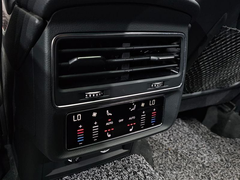 2020 Audi Q7 45 TDI Quattro Premium photo 19
