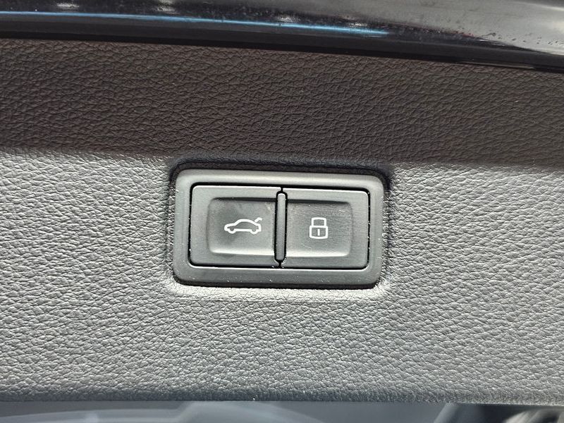 2020 Audi Q7 45 TDI Quattro Premium photo 20
