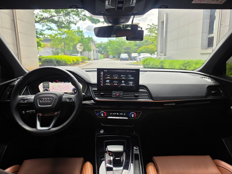 2024 Audi Q5 45 TFSI Quattro Premium photo 11