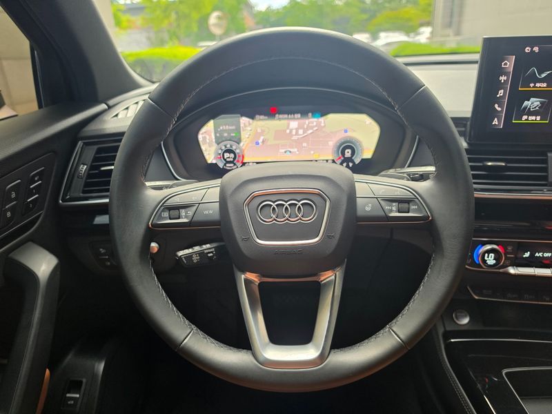 2024 Audi Q5 45 TFSI Quattro Premium photo 12