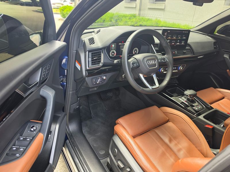 2024 Audi Q5 45 TFSI Quattro Premium photo 16