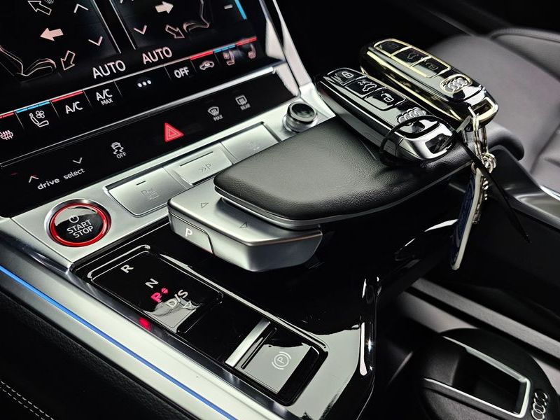 2024 Audi Q8 Quattro Sportback photo 9