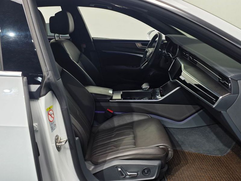 2021 Audi A7 55 TFSI Quattro Premium photo 11