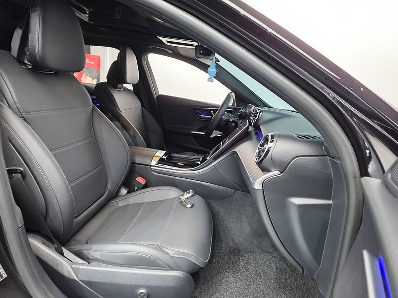 2024 Mercedes-Benz C-Class C300 4MATIC Avantgarde photo 10