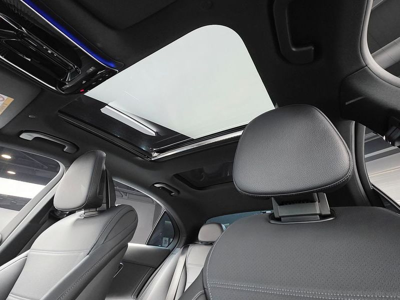 2024 Mercedes-Benz C-Class C300 4MATIC Avantgarde photo 11