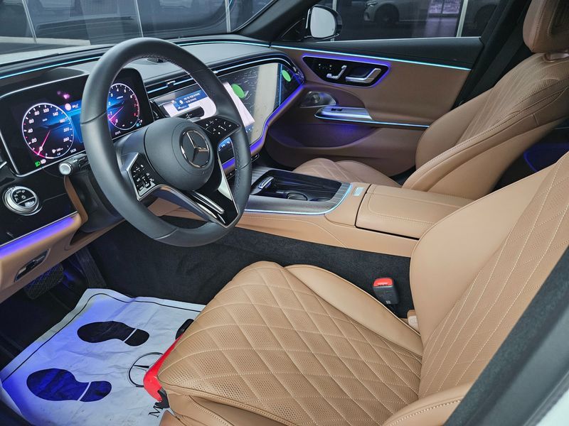 2026 Mercedes-Benz E-Class E450 4MATIC Exclusive photo 8