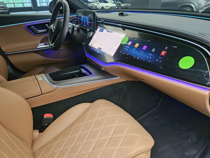 2026 Mercedes-Benz E-Class E450 4MATIC Exclusive photo 10