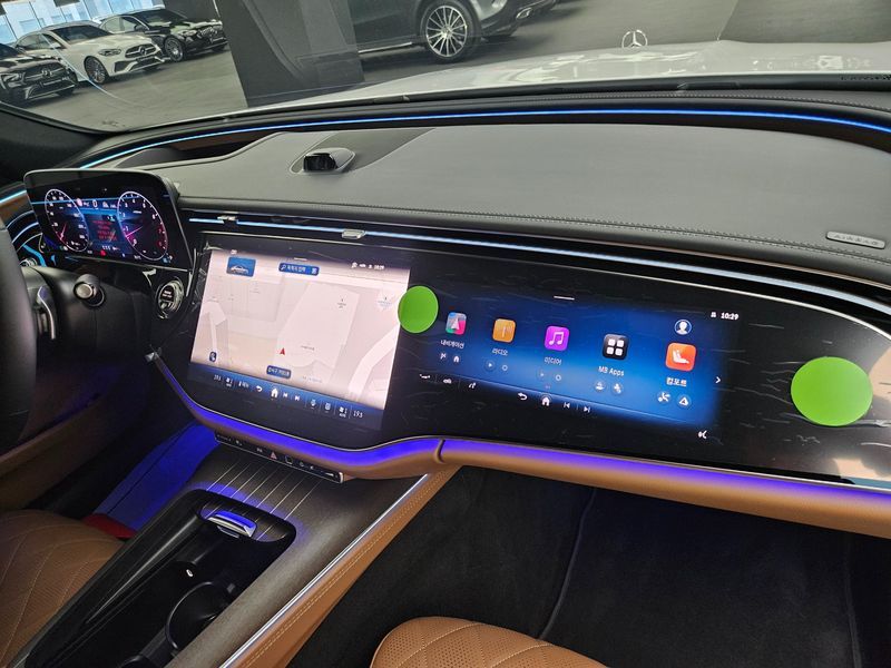 2026 Mercedes-Benz E-Class E450 4MATIC Exclusive photo 17