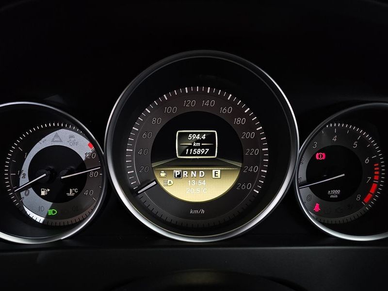 2012 Mercedes-Benz C-Class C200 CGI AVANTGARDE photo 8