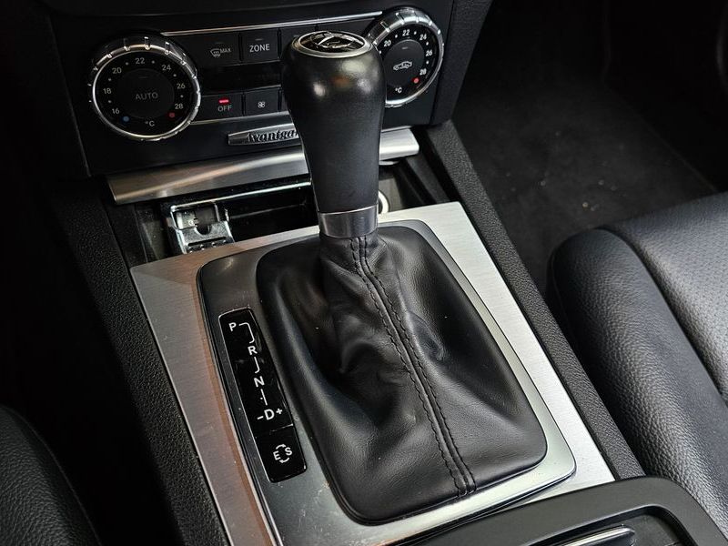 2012 Mercedes-Benz C-Class C200 CGI AVANTGARDE photo 9
