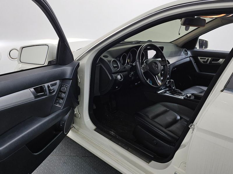 2012 Mercedes-Benz C-Class C200 CGI AVANTGARDE photo 10