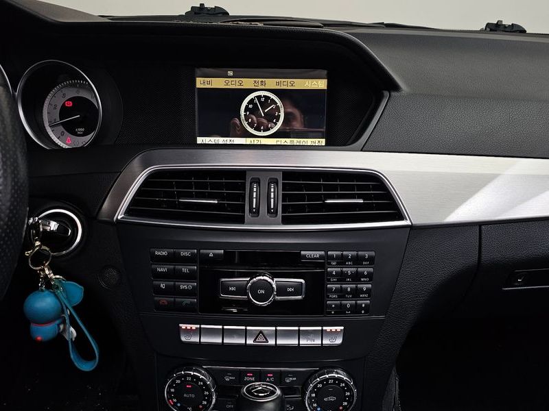 2012 Mercedes-Benz C-Class C200 CGI AVANTGARDE photo 12