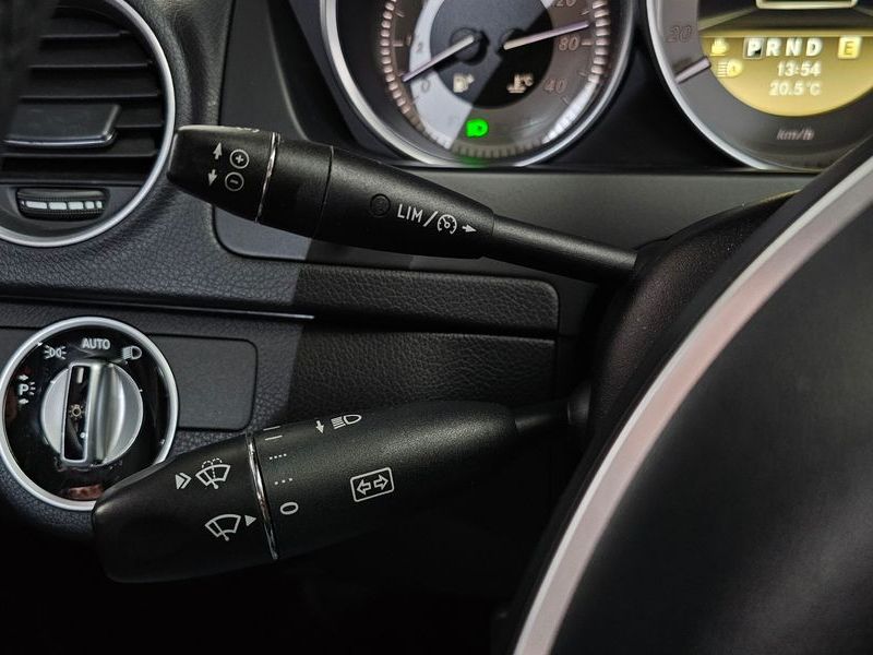 2012 Mercedes-Benz C-Class C200 CGI AVANTGARDE photo 18